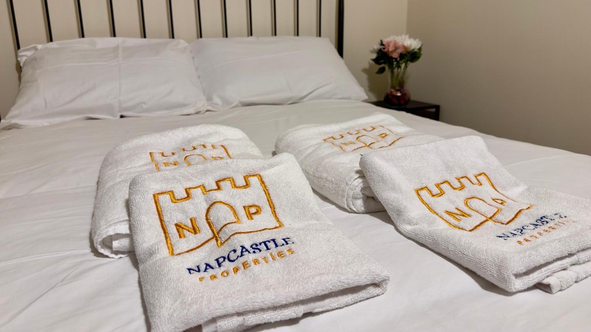 Napcastle Caledonian Park Hotel London Bagian luar foto