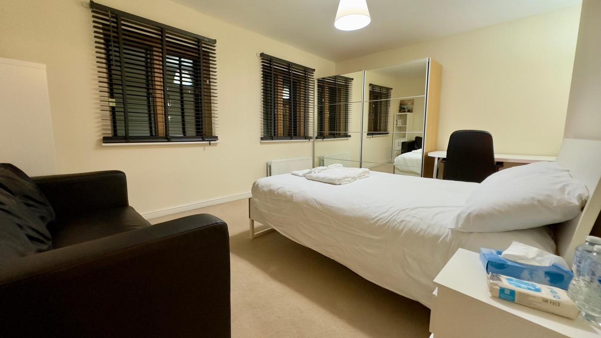 Napcastle Caledonian Park Hotel London Bagian luar foto