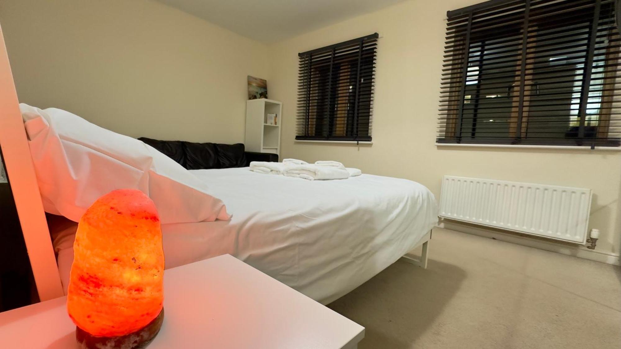 Napcastle Caledonian Park Hotel London Bagian luar foto