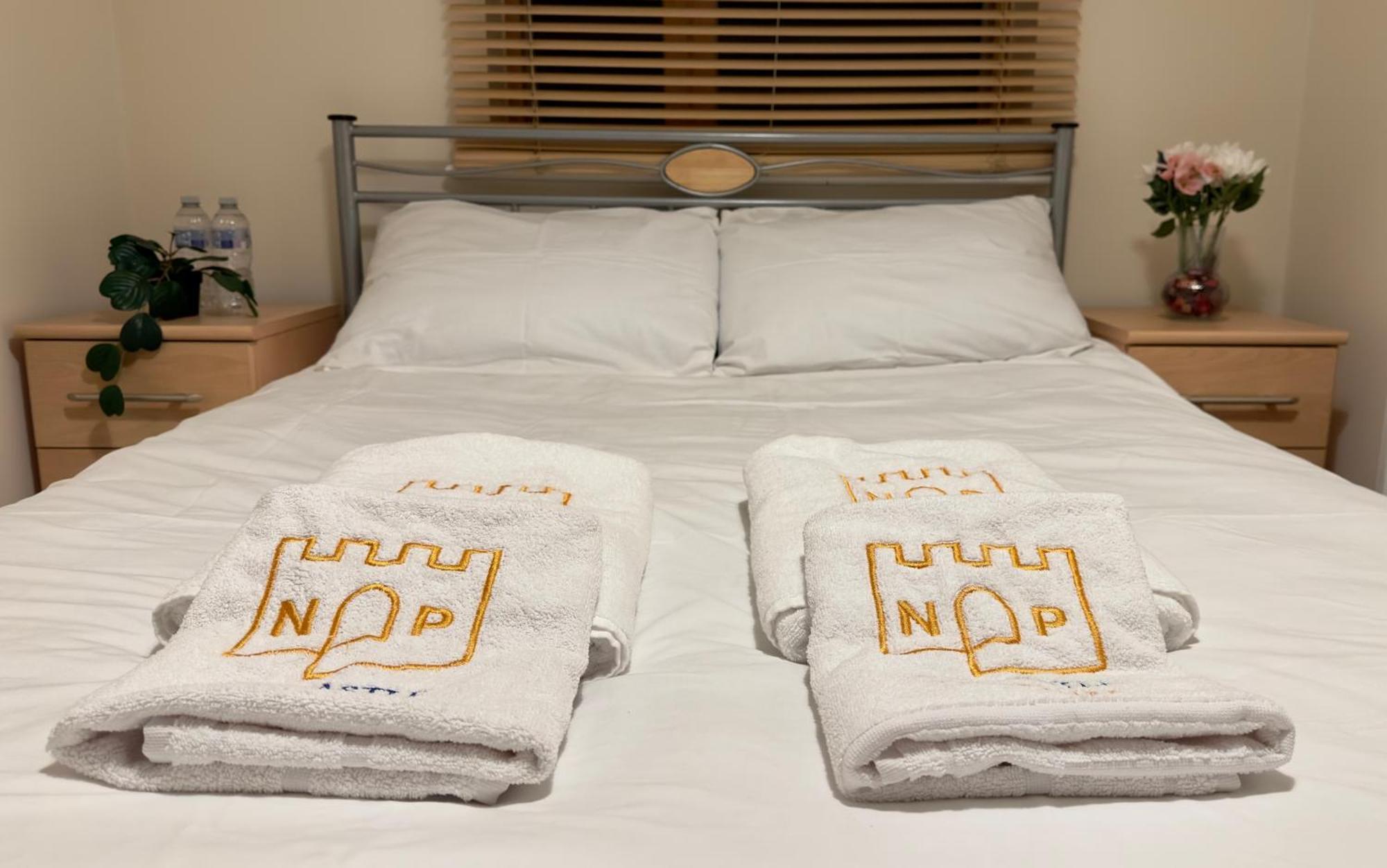 Napcastle Caledonian Park Hotel London Bagian luar foto