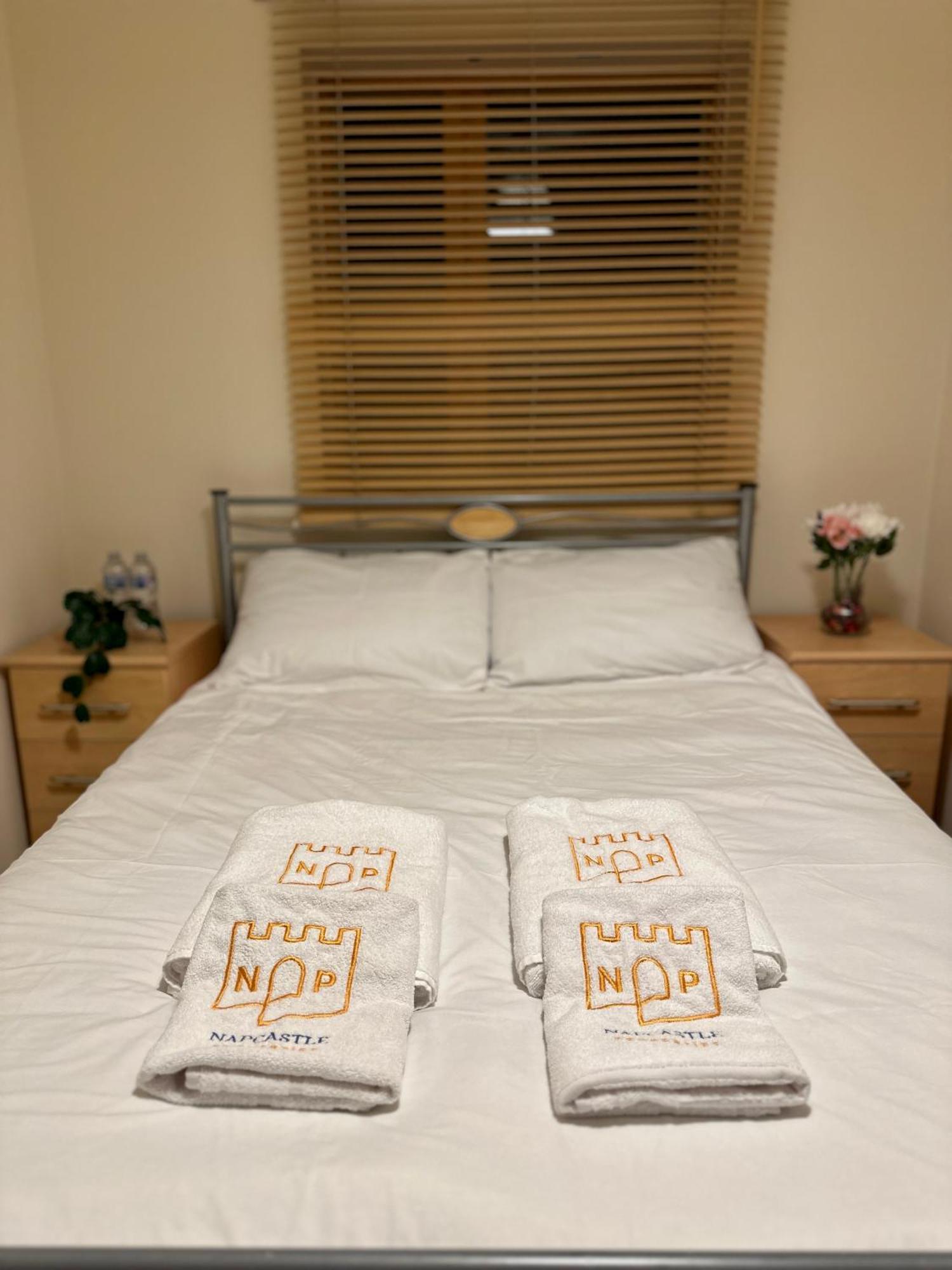 Napcastle Caledonian Park Hotel London Bagian luar foto