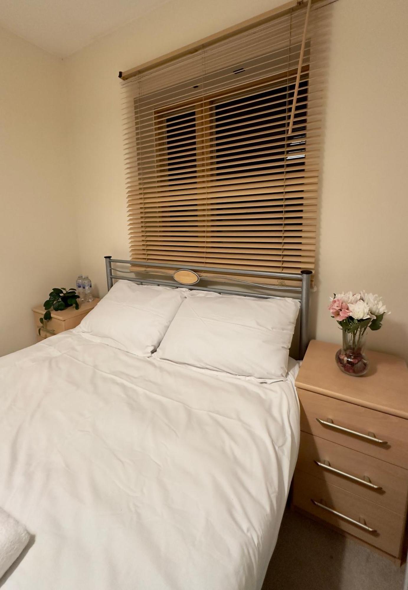 Napcastle Caledonian Park Hotel London Bagian luar foto