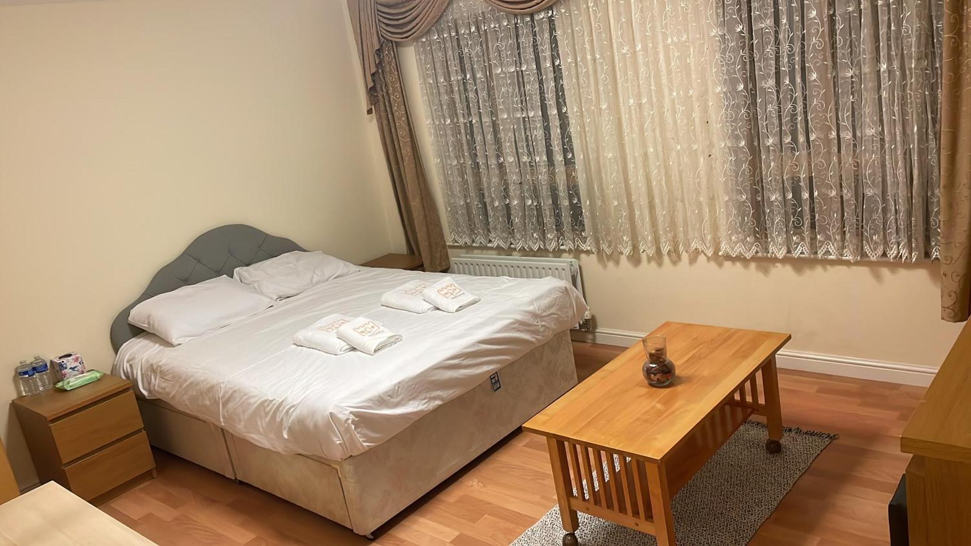 Napcastle Caledonian Park Hotel London Bagian luar foto