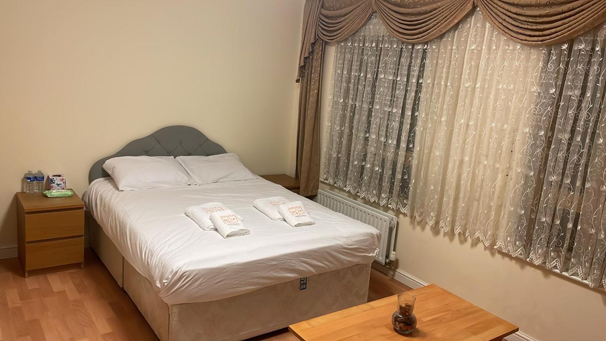 Napcastle Caledonian Park Hotel London Bagian luar foto