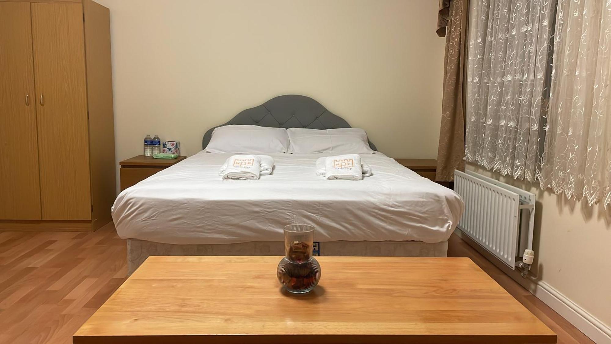 Napcastle Caledonian Park Hotel London Bagian luar foto