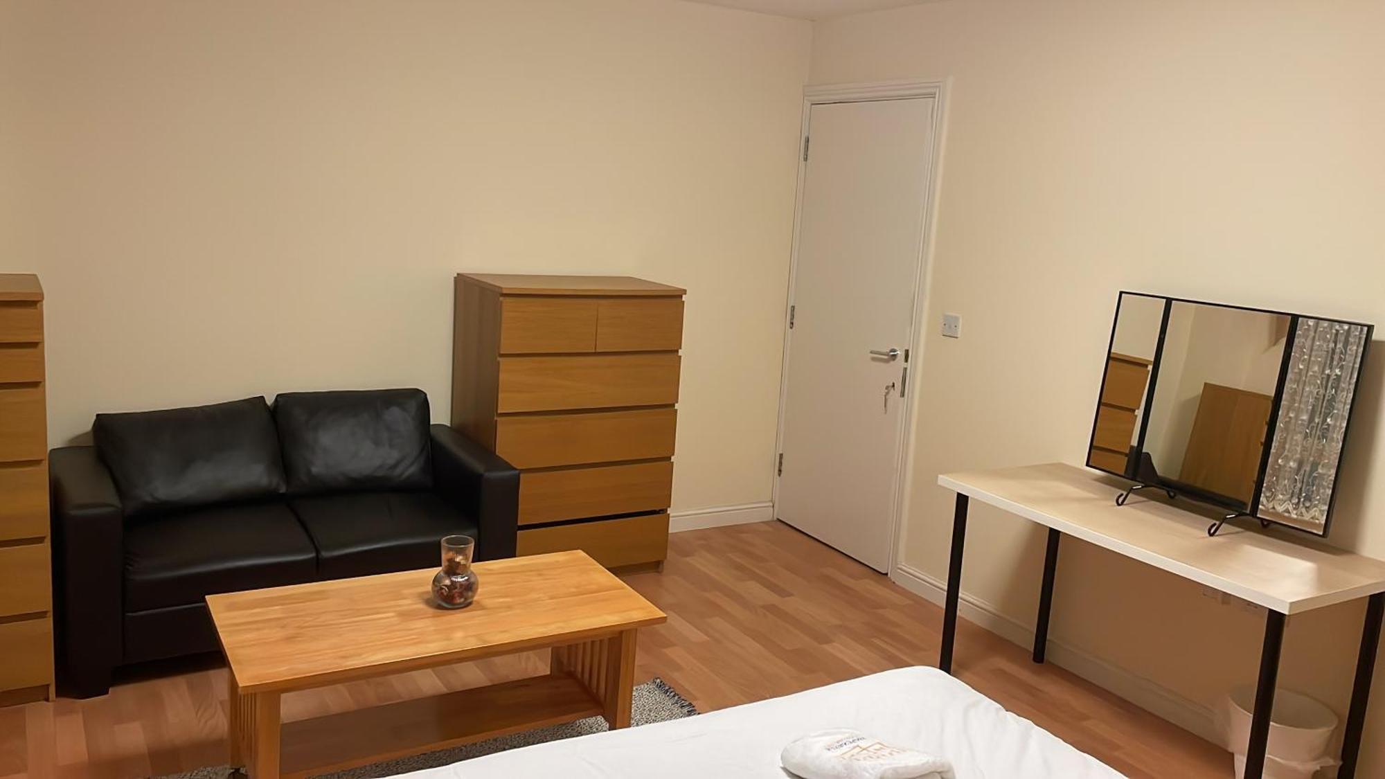 Napcastle Caledonian Park Hotel London Bagian luar foto