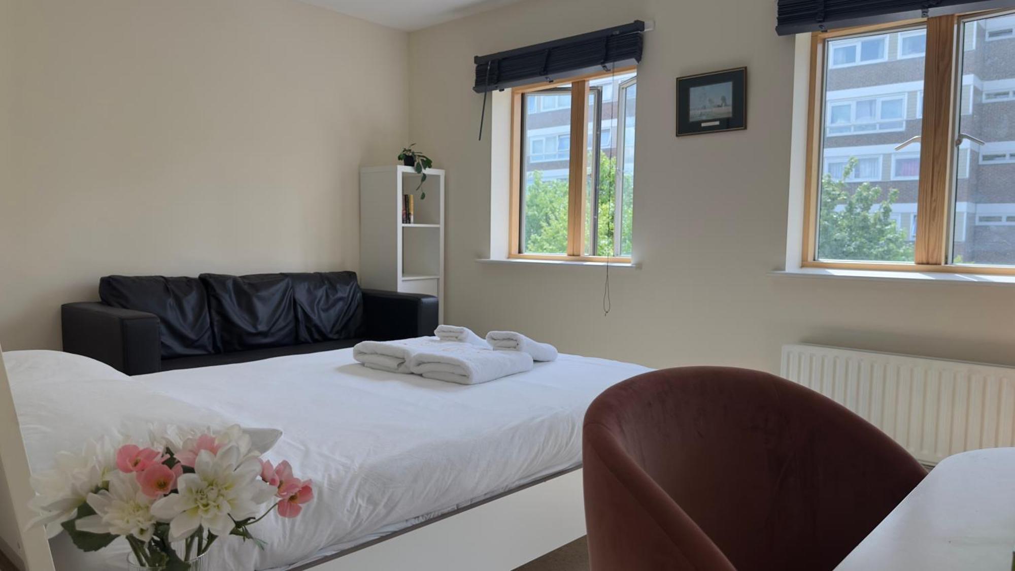 Napcastle Caledonian Park Hotel London Bagian luar foto