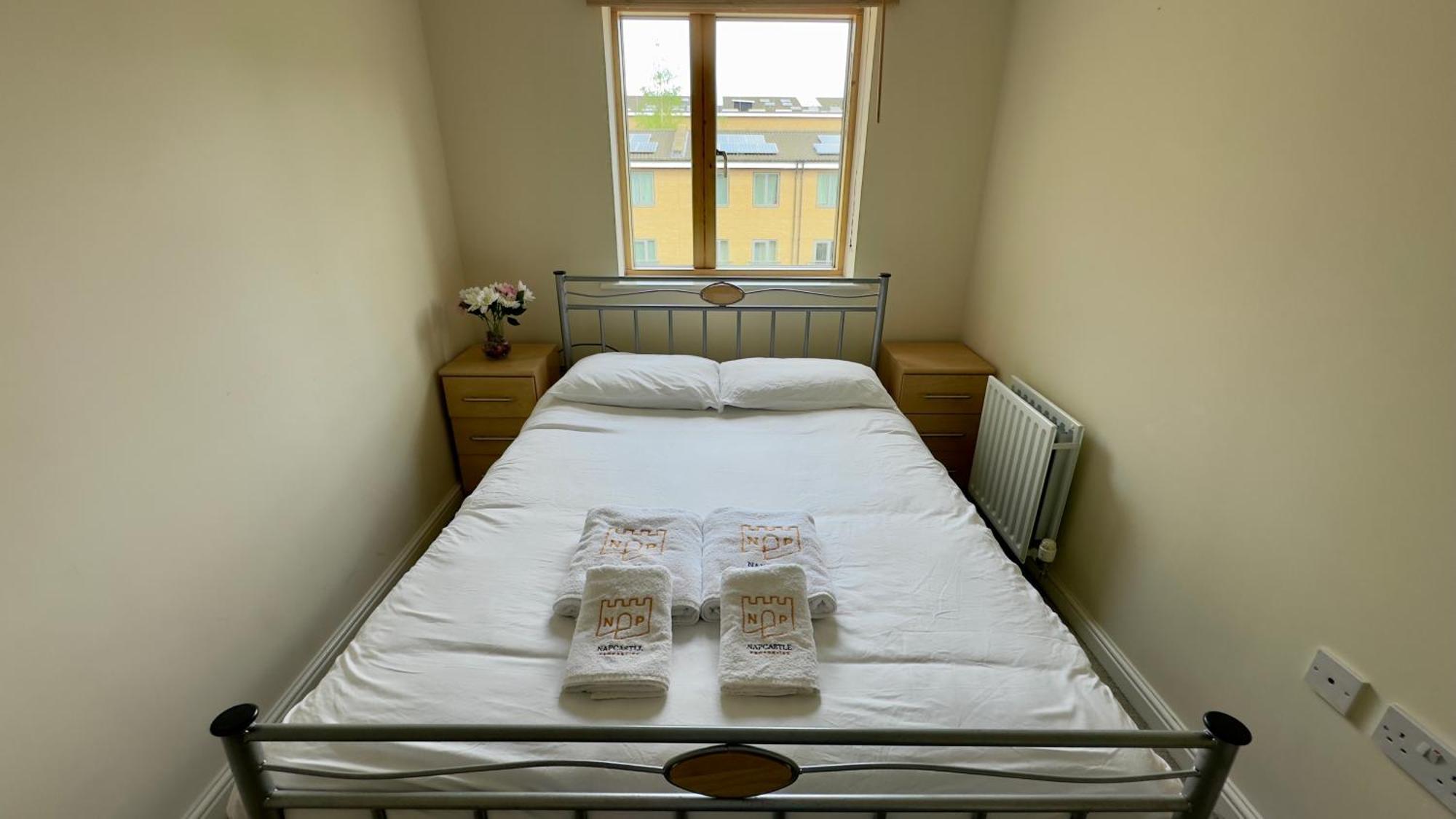 Napcastle Caledonian Park Hotel London Bagian luar foto