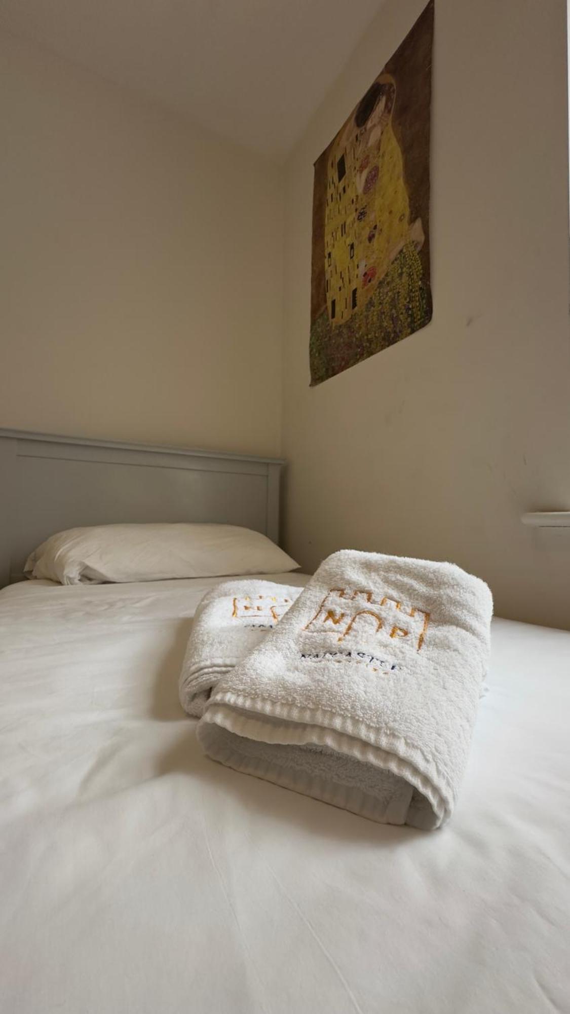 Napcastle Caledonian Park Hotel London Bagian luar foto