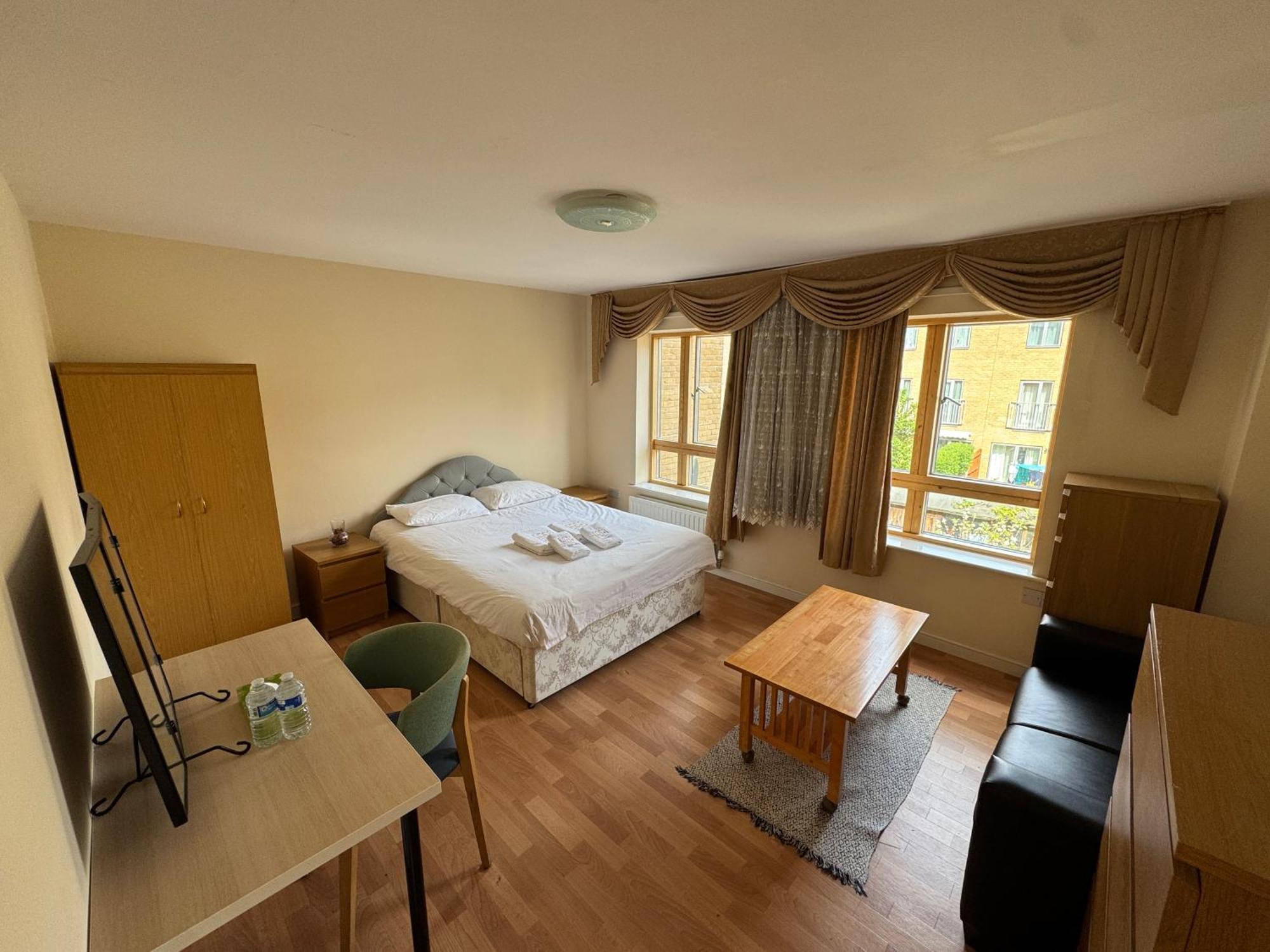 Napcastle Caledonian Park Hotel London Bagian luar foto
