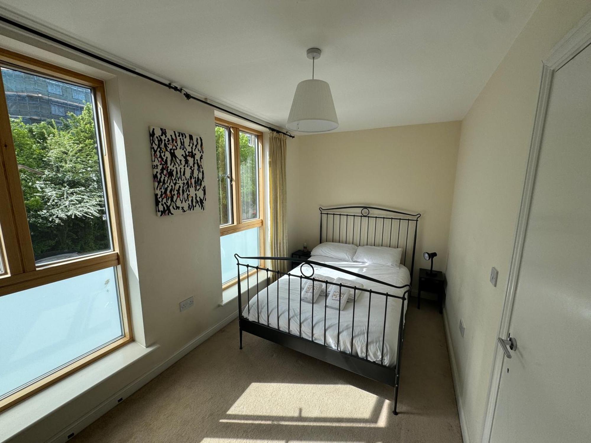 Napcastle Caledonian Park Hotel London Bagian luar foto